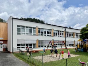 Učebnový pavilon – hlavní průčelí